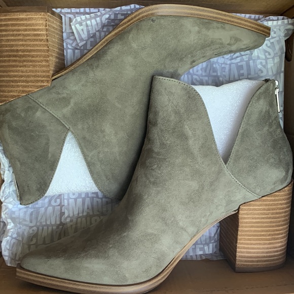 NEW Steve Madden Cedar Grey Suede Bootie - Picture 1 of 7